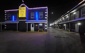 Motel 9